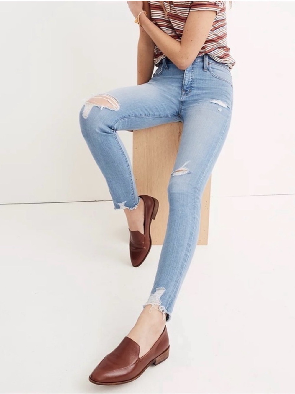 Madewell Distressed Jeans in Faded Blue NWOT